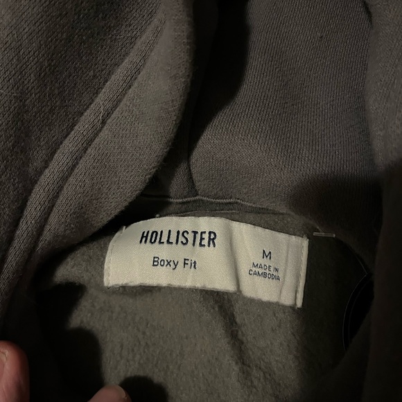 Hollister Gray Pullover Hoodie Sweatshirt - Oversized Crop Fit - Picture 3 of 5